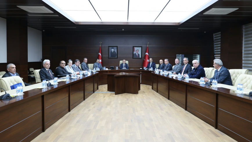 Vali Hatipoğlu Başkanlığında İstihdam ve Eğitim Zirvesi