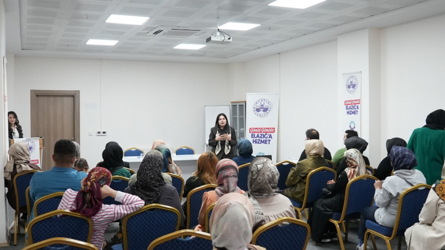 Dijital Medyada Güvenli Aileler Semineri