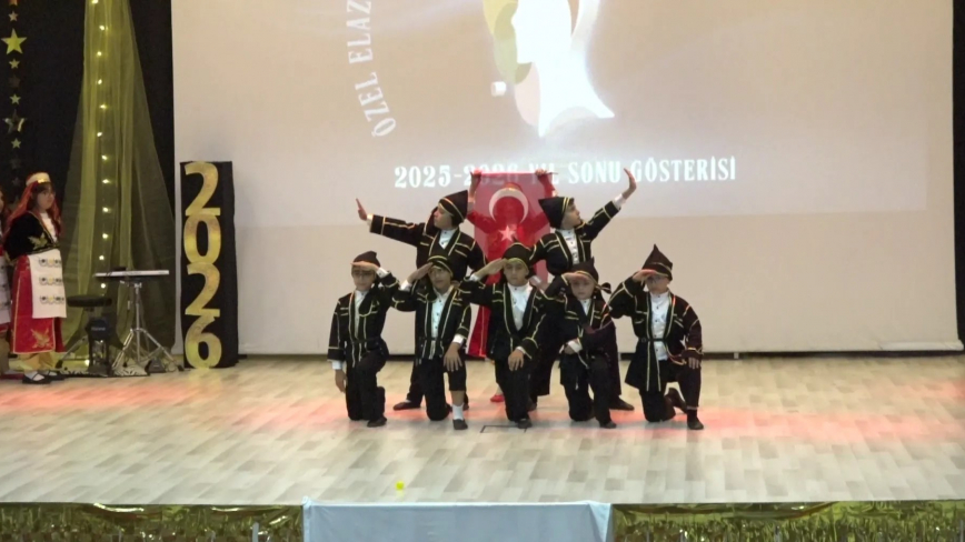 Minik Yetenekler Yılsonu Gösterisinde Sahne Aldı