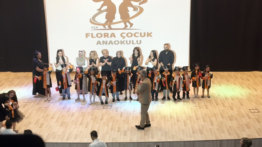 Miniklerden Yıl Sonu Gösterisi ve Babalar Günü Coşkusu