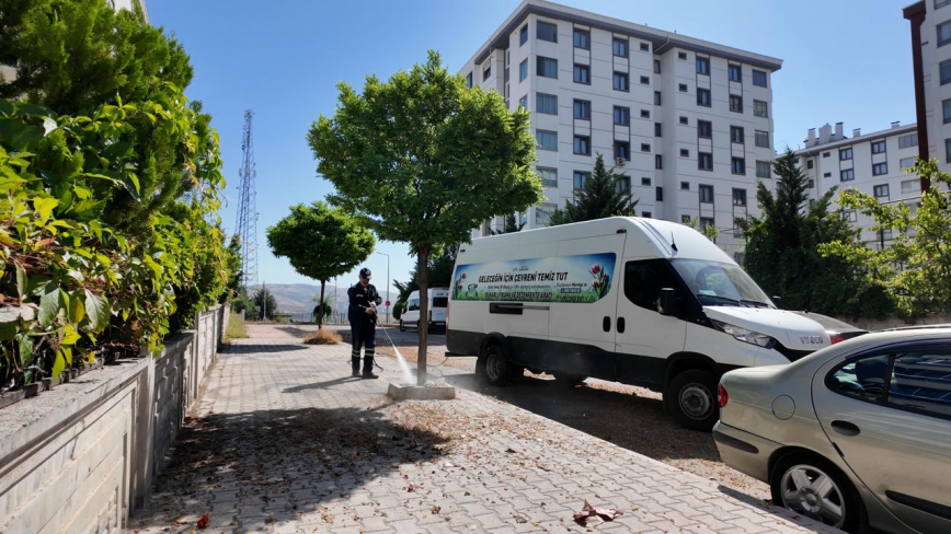 Elazığ Belediyesi Kent Genelinde Temizlik Çalışmalarını Sürdürüyor