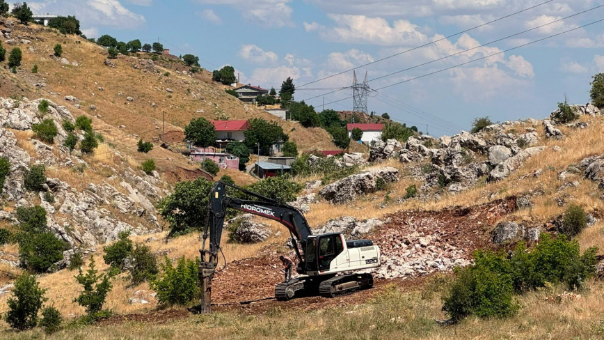 İl Özel İdaresi’nden Çataklı Köyü’nde İstinat Duvarı Çalışması
