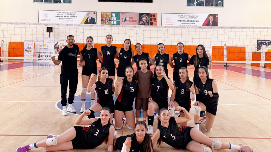 Elazığ Kız Voleybol Takımı Yarı Finalde