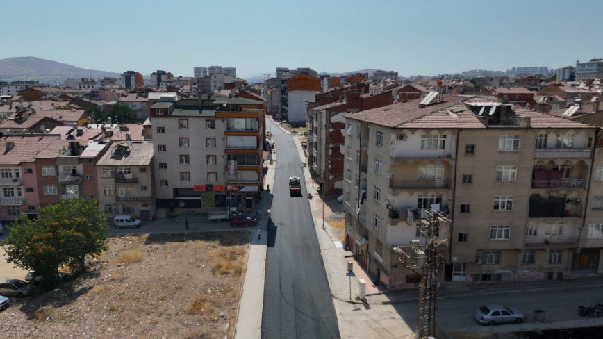 Elazığ Belediyesi Sarayatik Mahallesi’nde Yolları Yeniledi