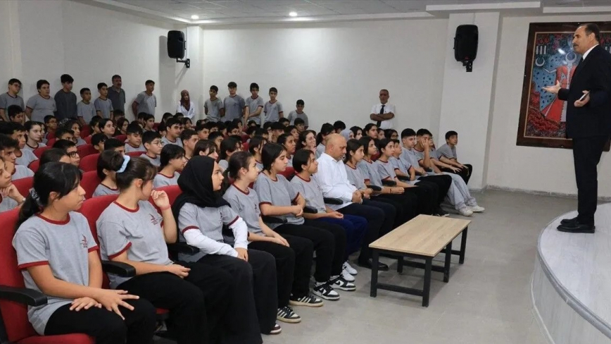 İl Milli Eğitim Müdürü Gün, Lgs’ye Hazırlanan Öğrencilerle Buluştu