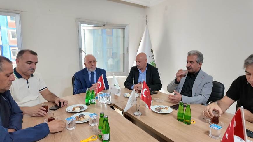 Elazığ Ticaret Borsası Heyeti Kasıman Vakfı’nı Ziyaret Etti